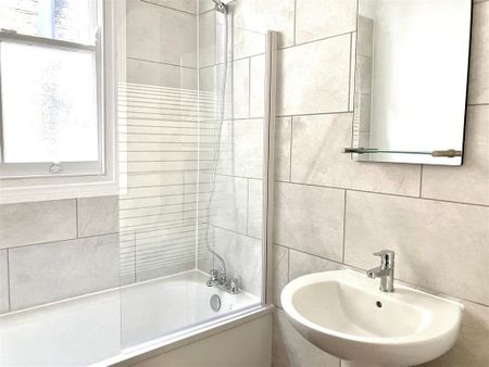 4 bedroom terraced house to rent - Photo 5