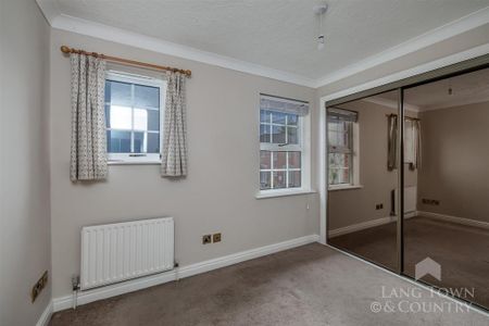 2 bedroom end of terrace house to rent - Photo 4