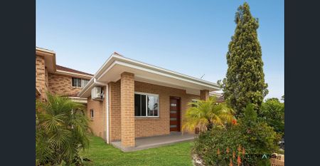 Brand-new living with total independence. A street-front granny flat that stands in a league of its own. - Photo 5