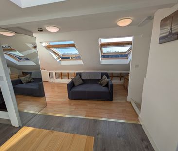 Studio Flat, Elmshaw Road, SW15 - Photo 2