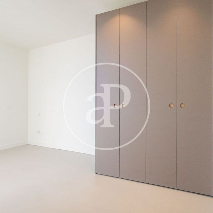 2 bedroom luxury penthouse for rent in Madrid, Autonomous Region of Madrid - Photo 1