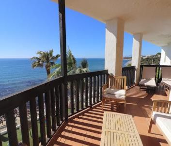 Seasonal rental apartment with frontal sea views in a first line be... - Photo 6