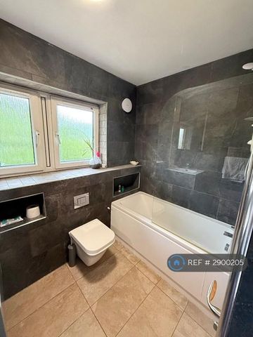 3 bedroom maisonette to rent - Photo 3