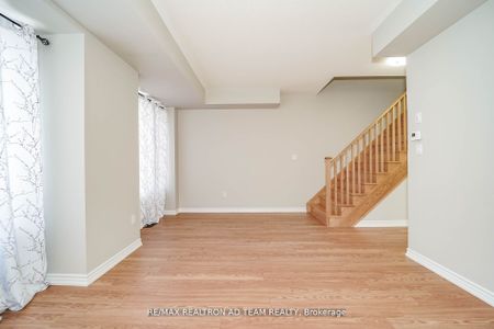 For Lease - 13 Hallmark Way, Whitby, Ontario - Photo 3