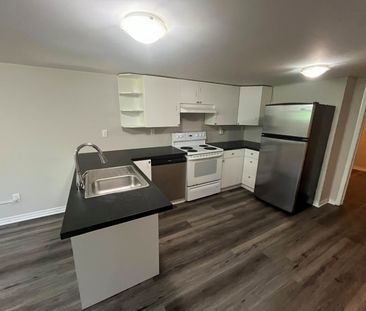 For Lease - 17 Collins Crescent Unit# Lower, Aurora, Ontario - Photo 3