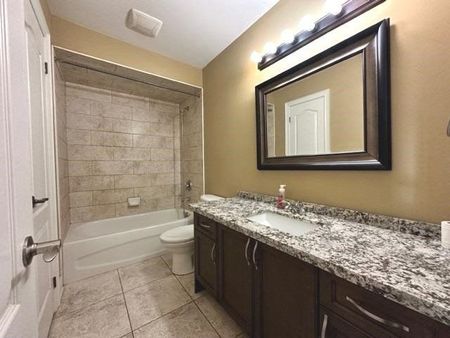 For Lease - 750 Valley Green Trail, Newmarket, Ontario - Photo 4