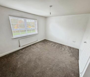 4 bedroom semi-detached house to rent - Photo 5