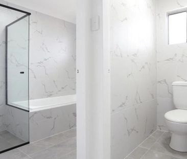 Charming Family Home in Coombabah - Photo 6