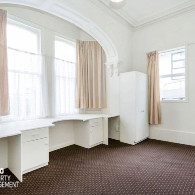 Sunny Bright Rooms *Two Weeks Rent Free - Photo 1