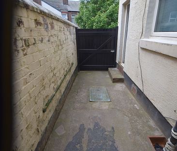 To Let 1 Bed Ground Floor Flat - Photo 6