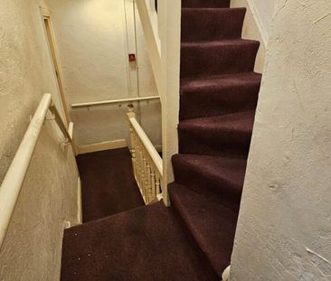 Flat 2, Linden Grove, Beeston, Leeds, LS11 6EY - Photo 3
