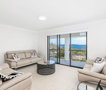 4 Bedroom furnished home with inground pool and spectacular water v... - Photo 5