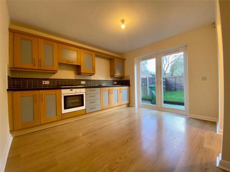 3 bedroom terraced house to rent - Photo 5