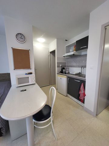 Location Appartement 1 pièce 26m² - Photo 3