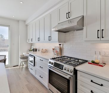 For Lease - 18 Berczy Manor Crescent, Markham, Ontario - Photo 3