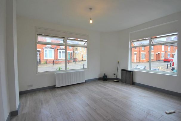 3 bedroom end of terrace house to rent - Photo 1