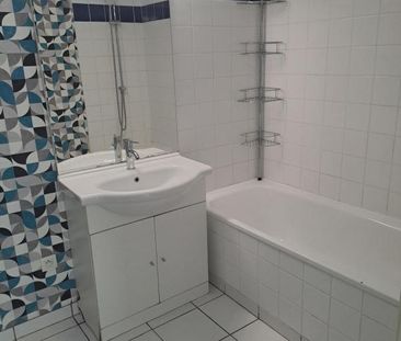 Location Appartement 2 pièces 45m² LE HAVRE 76600 - Photo 4