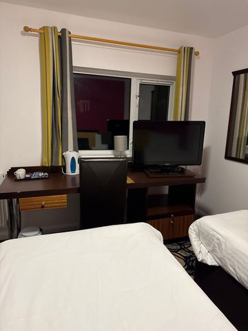 Room 215, SimplyStay Lincoln Road, Skegness, Lincolnshire, PE25 2EA - Photo 5