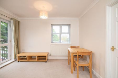 2 bedroom flat to rent - Photo 2