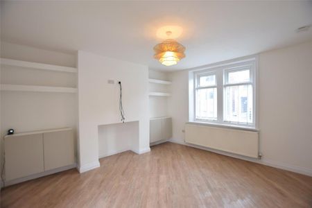 3 bedroom detached house to rent - Photo 2