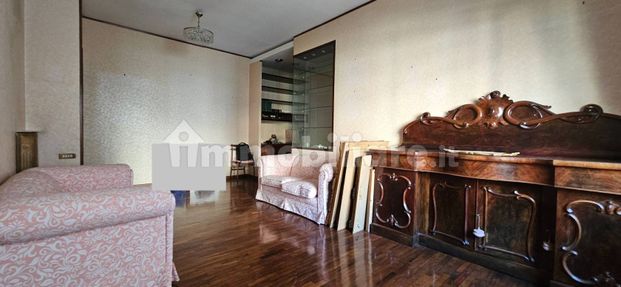 Appartamento buono stato, quarto piano, Piazza Canneto - Salvator Rosa, Napoli - Foto 1