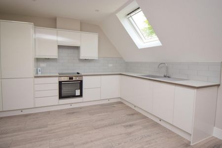 Pitchers Yard, 25a Summers Road, Burnham,SL1 - Photo 2