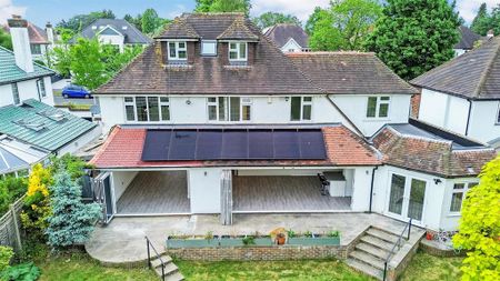 6 bedroom detached house to rent - Photo 5