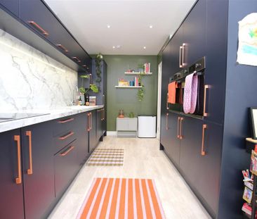 3 bedroom terraced house to rent - Photo 6