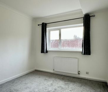 3 bedroom apartment to rent - Photo 4