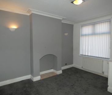 Aintree Road - Photo 2