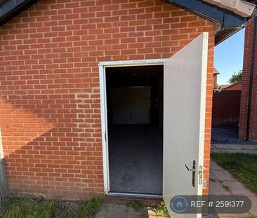 3 bedroom end of terrace house to rent - Photo 2