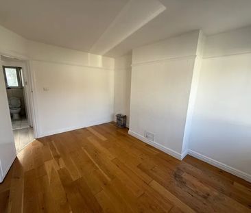 2 Bed Maisonette, Fairfield Drive, HA2 - Photo 5