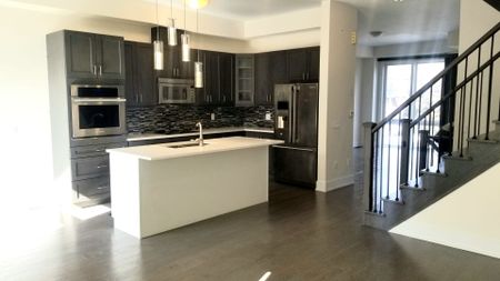 For Lease - 48 Crestridge Drive, Vaughan, Ontario - Photo 4