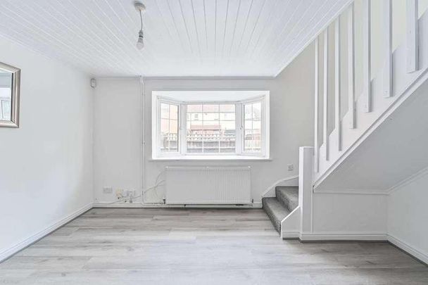 Nickelby Close, Thamesmead, SE28 - Photo 1