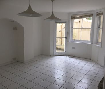 Studio Flat, Holland Road, BN3 - Photo 2