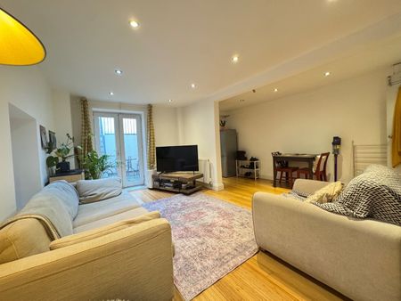 1 Bed Flat, Brigstocke Road, BS2 - Photo 3