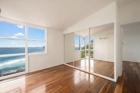 Sought after oceanfront home on Bilgola Beach - Photo 4