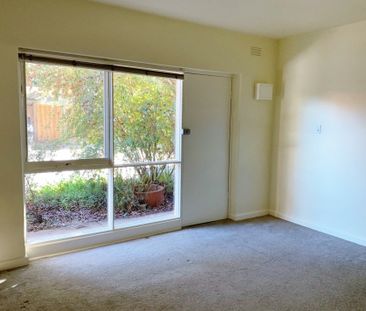 WELL POSITIONED GROUND FLOOR 1 BEDROOM APARTMENT - Photo 5