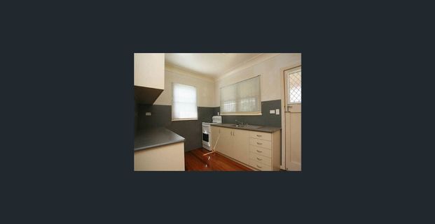 Low maintenance 2 bedroom beauty in Newtown - Photo 1