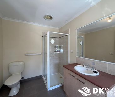 Modern 3 Bedroom Townhouse in Werribee - Photo 5