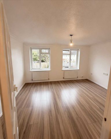 Kings Road, Harrow - Photo 2