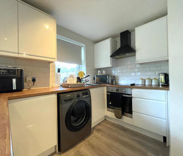 1 bedroom flat to rent - Photo 2