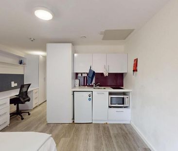 Studio to rent - Photo 6