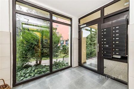 Prostorné 3+1 se zasklenou lodžií přímo u parku Podvinný mlýn - Photo 2