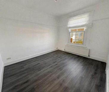 Sunningdale Avenue, Leigh-on-sea, SS9 - Photo 4