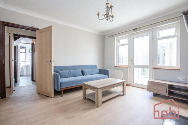 4 bedroom house to rent - Photo 1