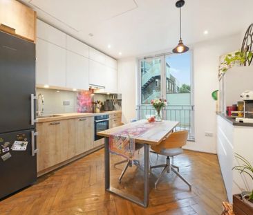 Room in a Shared Flat, St. John's Hill, SW11 - Photo 6