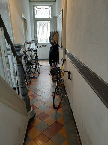 IDEAAL GELEGEN WONING MET 4 SLPK EN STADSTUINTJE, VOOR GEZIN OF CO-HOUSING - Foto 2