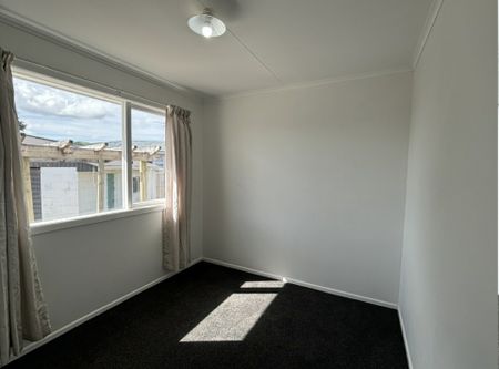 Tidy 3 Bedroom Home in Melville - Photo 2