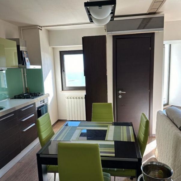 Apartament 2 camere, vedere frontală catre mare, situat in - Fotografie 1